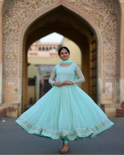 Fox Georgette With Attractive Embroidery Anarkali Kurti With Dupatta Kurti With Dupatta Wholesale