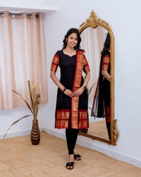 Fresh and Soft Soft Kanchi Cotton V Neck Kurti with 2 5 Mtr Dupatta for Daily   Office Wear  Straight Cut Long Kurtis