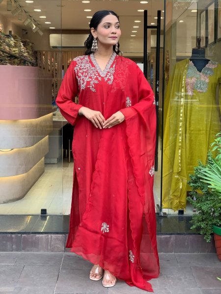 Fresh Chanderi Embroidered Kurti Pant Dupatta Set for Partywear at Manufacturer Rate 3 Piece Kurti Set