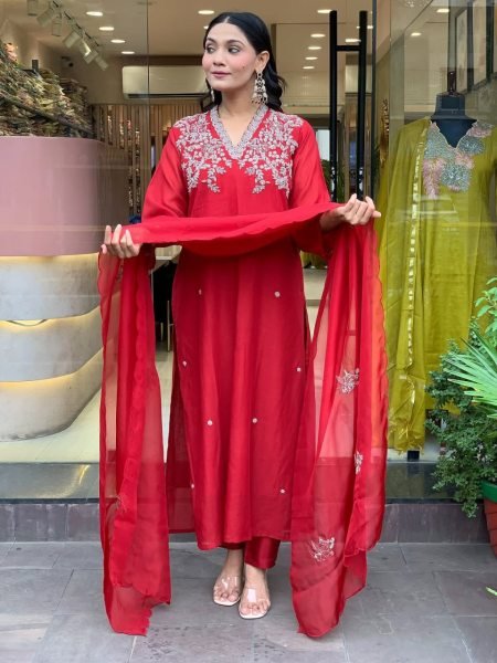 Fresh Chanderi Embroidered Kurti Pant Dupatta Set for Partywear at Manufacturer Rate  Straight Cut Long Kurtis