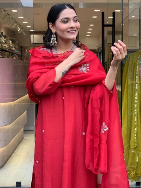 Fresh Chanderi Embroidered Kurti Pant Dupatta Set for Partywear at Manufacturer Rate  Straight Cut Long Kurtis