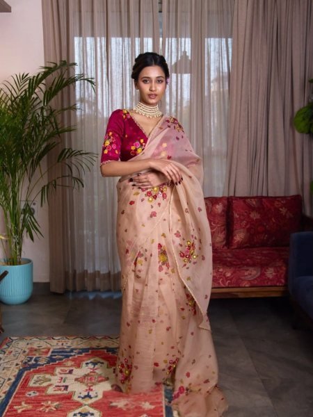 Functional Beige Soft Tabi Floral Printed Saree with Handwork Chinon Blouse For Party Sarees 