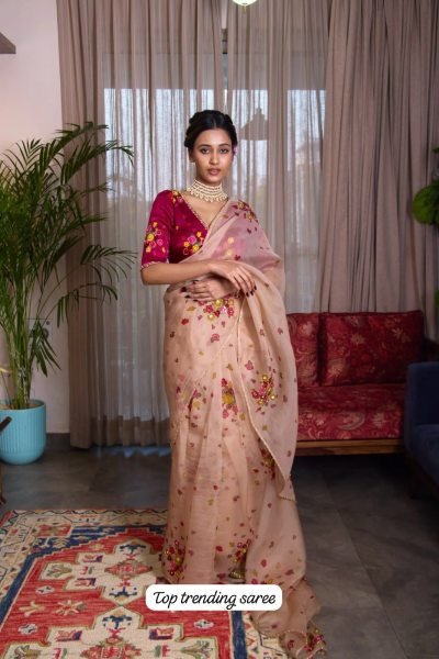 Functional Beige Soft Tabi Floral Printed Saree with Handwork Chinon Blouse For Party Printed Cotton Sarees Wholesale
