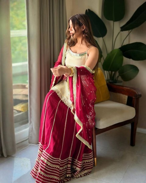 Functional White Fendy Silk Top And Georgette Lehenga Using Lace Work For Function Ready To Wear Collection
