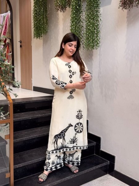 Futuristic White Casual Ethnic Wear Kurta Set with Mirror Work at Manufacturer Price Kurtis