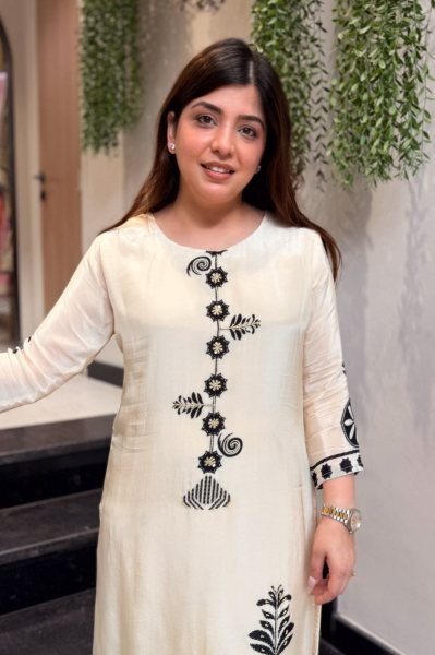 Futuristic White Casual Ethnic Wear Kurta Set with Mirror Work at Manufacturer Price Printed Kurtis