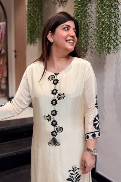 Futuristic White Casual Ethnic Wear Kurta Set with Mirror Work at Manufacturer Price Printed Kurtis