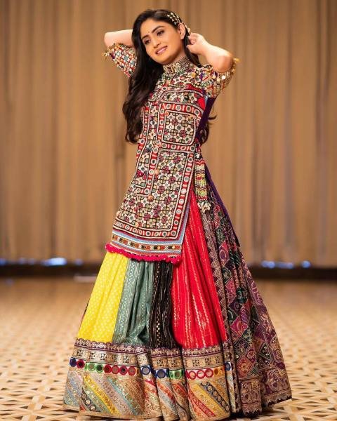 Geeta Rabari Navratri Muslin Cotton Chaniya Chol with Real Mirror Work at Wholesale Rate Navratri Lehnega Choli
