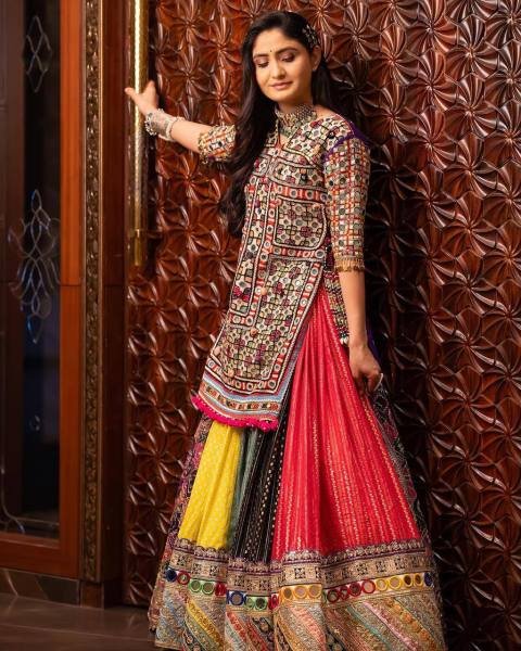 Geeta Rabari Navratri Muslin Cotton Chaniya Chol with Real Mirror Work at Wholesale Rate Navratri Lehnega Choli