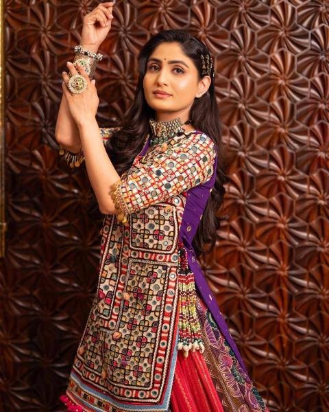 Geeta Rabari Navratri Muslin Cotton Chaniya Chol with Real Mirror Work at Wholesale Rate Navratri Lehnega Choli