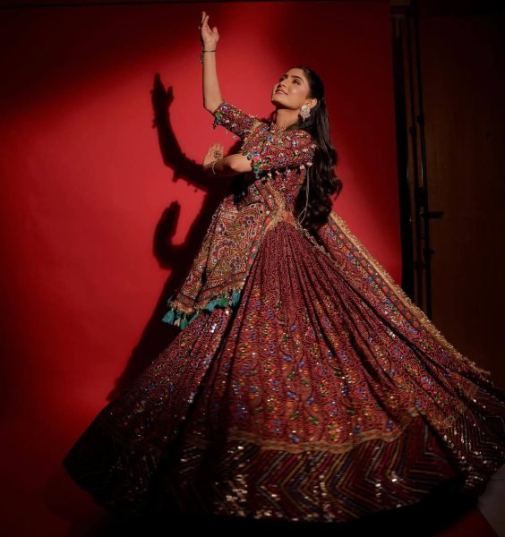Geeta Rabari Style Muslin Mirror Work Lehenga Choli Set Perfect for Dandiya Nights Navratri Lehnega Choli