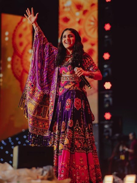  Geeta Rabari Wearing Muslin Cotton Lehenga Choli with Real Mirror Work and Designer Dupatta Navratri Lehnega Choli