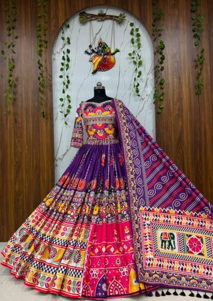  Geeta Rabari Wearing Muslin Cotton Lehenga Choli with Real Mirror Work and Designer Dupatta Navratri Lehnega Choli