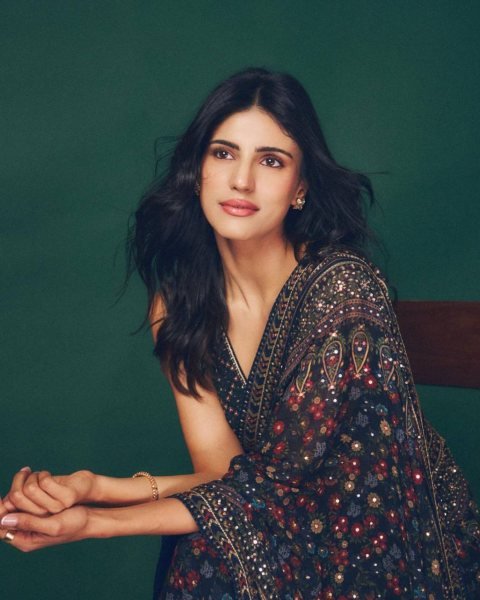 Georgette Royal Blue Saree with Shimmer Detailing and Embroidery Blouse For Wedding Wear Designer Wedding Sarees Wholesale