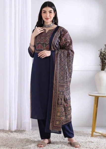 Glamorous Blue Rayon Slub Printed Kurti Palazzo Set with Chanderi Printed Dupatta Printed Kurtis