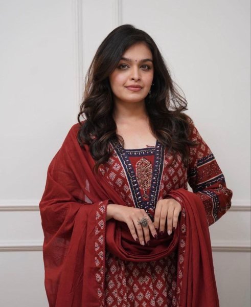 Glamorous Comfortable Cotton Anarkali Kurti Set with Embroidery Neck Work For Summer Wear Printed Kurtis