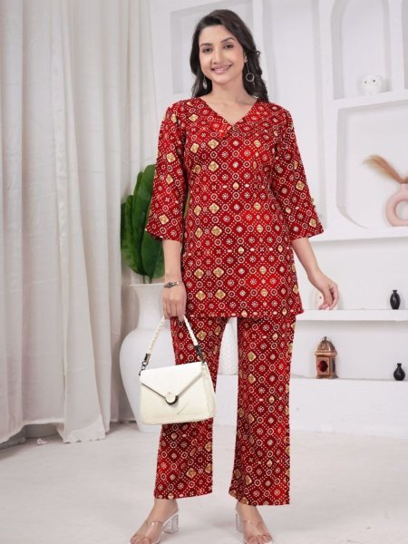 Glamorous Red Stylish Printed Rayon Relaxed Wear And Night Suit for Women