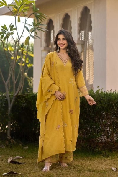 Gorgeous Yellow Elegant Roman Silk Embroidered Kurta with Chanderi Dupatta Embroidery Kurtis 