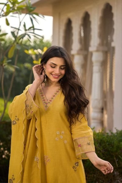 Gorgeous Yellow Elegant Roman Silk Embroidered Kurta with Chanderi Dupatta Embroidery Kurtis 