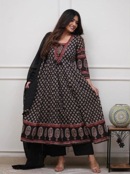 Graceful  Cotton Anarkali Kurti Set with Printed Design for Everyday Fashion Kurtis