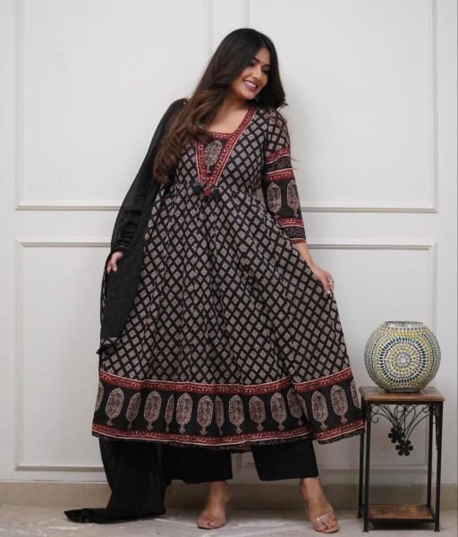 Graceful  Cotton Anarkali Kurti Set with Printed Design for Everyday Fashion Printed Kurtis