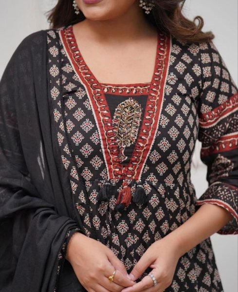 Graceful  Cotton Anarkali Kurti Set with Printed Design for Everyday Fashion Printed Kurtis