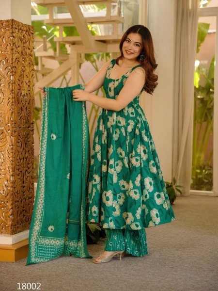 Graceful Green Designer Digital Print Muslin Silk Kurti Set at Wholesale Rate Kurtis