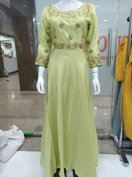 Graceful Heavy Masline Gown with Luxurious Banarasi Dupatta at wholesale price Anarkali Kurtis 