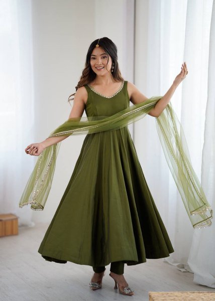Graceful Mahendi Green Chanderi Roman silk Anarkali Gown with Dupatta for Weddings Anarkali Kurtis 