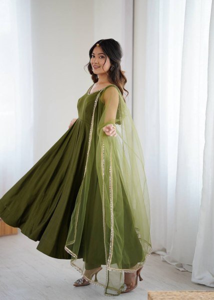 Graceful Mahendi Green Chanderi Roman silk Anarkali Gown with Dupatta for Weddings Anarkali Kurtis 