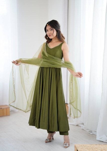 Graceful Mahendi Green Chanderi Roman silk Anarkali Gown with Dupatta for Weddings Anarkali Kurtis 