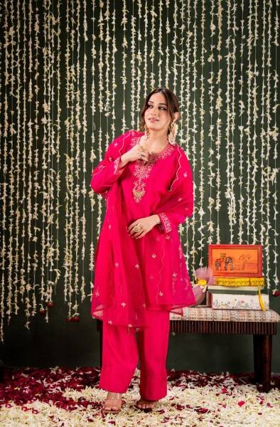 Graceful Pink Embroidered Chanderi Salwar Suit With Organza Dupatta Embroidery Kurtis 