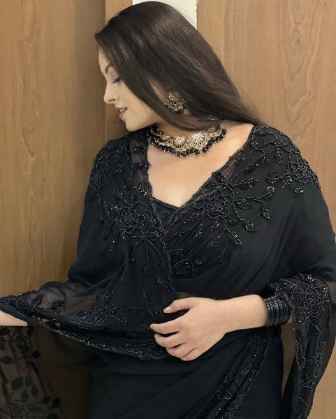 Groundbreaking Black Designer Pure Fox Georgette Saree with Cutwork Border and Fancy Blouse Georgette Sarees Wholesale