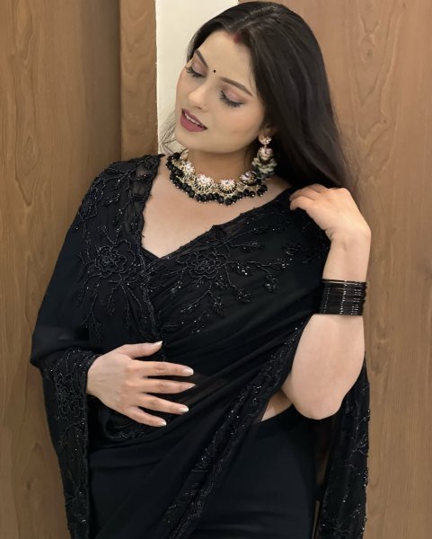 Groundbreaking Black Designer Pure Fox Georgette Saree with Cutwork Border and Fancy Blouse Georgette Sarees Wholesale
