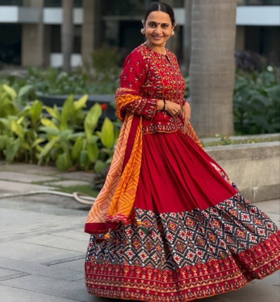 Groundbreaking Multi Muslin Cotton Chaniya Choli with Real Mirror Work and Digital Print Dupatta For Navrati  Navratri Lehnega Choli