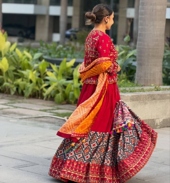 Groundbreaking Multi Muslin Cotton Chaniya Choli with Real Mirror Work and Digital Print Dupatta For Navrati  Navratri Lehnega Choli