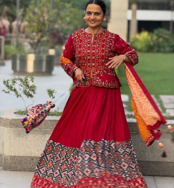Groundbreaking Multi Muslin Cotton Chaniya Choli with Real Mirror Work and Digital Print Dupatta For Navrati  Navratri Lehnega Choli