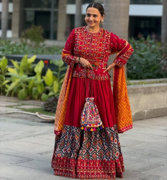 Groundbreaking Multi Muslin Cotton Chaniya Choli with Real Mirror Work and Digital Print Dupatta For Navrati  Navratri Lehnega Choli