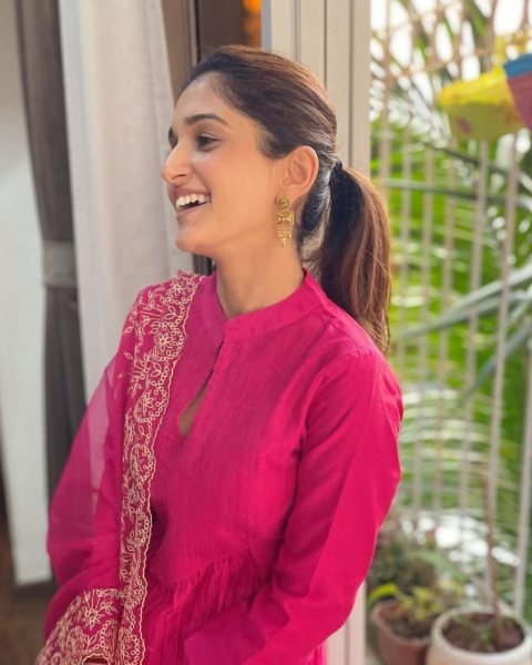 Gulnaar Pink Cotton Silk Kurta Pant Set with Organza Dupatta Ready To Wear Collection