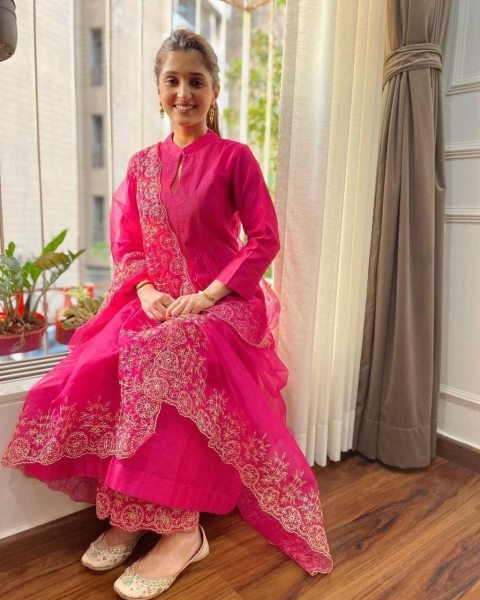 Gulnaar Pink Cotton Silk Kurta Pant Set with Organza Dupatta Ready To Wear Collection