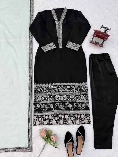 Handcrafted Black Glass Fabric Suit Set with Organza Dupatta Using Thread Work For Party Wear Ready To Wear Collection