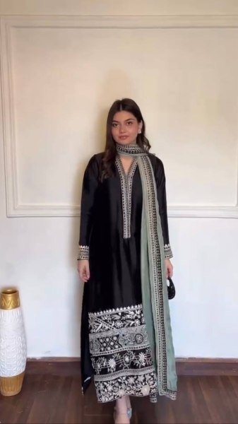 Handcrafted Black Glass Fabric Suit Set with Organza Dupatta Using Thread Work For Party Wear Ready To Wear Collection
