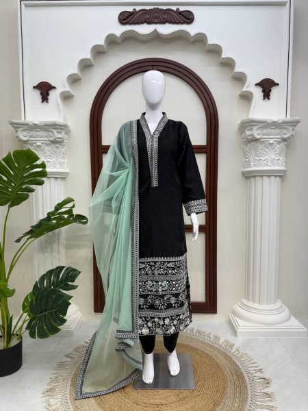 Handcrafted Black Glass Fabric Suit Set with Organza Dupatta Using Thread Work For Party Wear Ready To Wear Collection