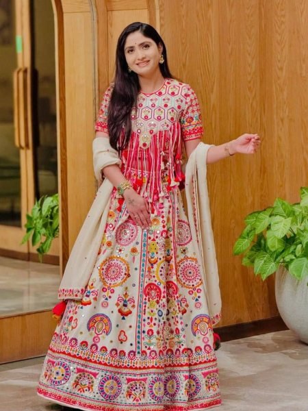 Geeta Rabari Pink Muslin Lehenga Choli with Mirror Work Perfect for Navratri Garba Outfit   Lehenga