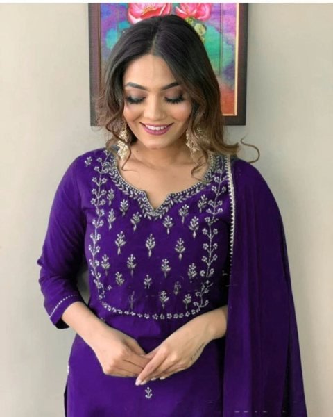 Handcrafted Traditional Rayon Slub Ethnic Wear with Lace Border Dupatta for Women Embroidery Kurtis 