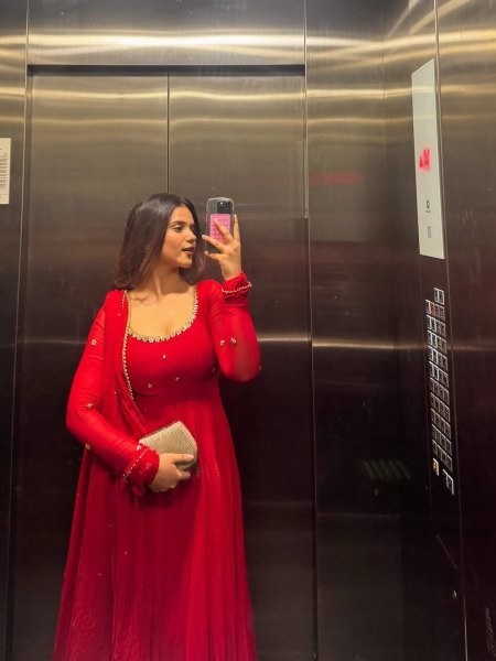  Handwork Fox Georgette Suit Set with Lace Dupatta Perfect for Weddings Embroidery Kurtis 