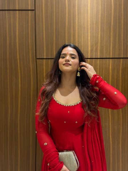  Handwork Fox Georgette Suit Set with Lace Dupatta Perfect for Weddings Embroidery Kurtis 