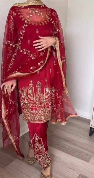 Heavy Crepe Silk Embroidered Suit Set with Dupatta Stylish Wedding Look Ready To Wear Collection