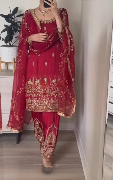 Heavy Crepe Silk Embroidered Suit Set with Dupatta Stylish Wedding Look Ready To Wear Collection