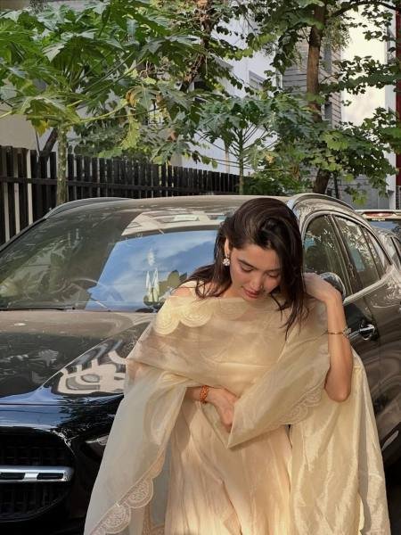 Heavy Embroidered White Anarkali Gown with 7 Meter Flair For Party Wear Anarkali Kurtis 